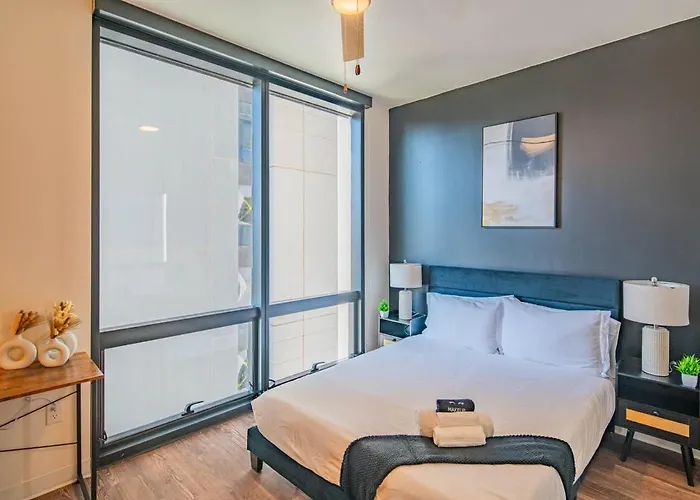 Blissful High Rise Dt, Pool, Gym, Parking Phoenix