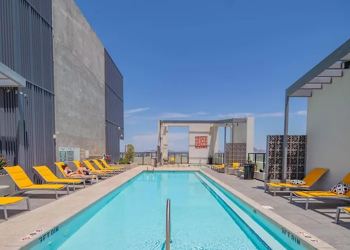Blissful High Rise Dt, Pool, Gym, Parking Apartamento