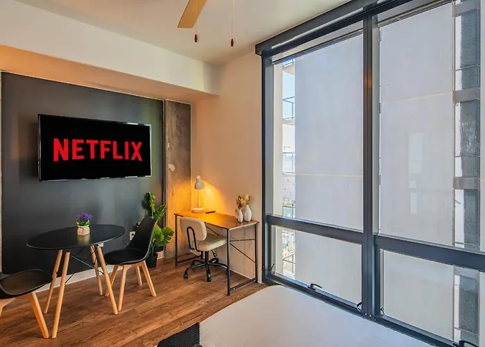 Blissful High Rise Dt, Pool, Gym, Parking Apartamento