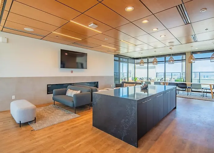 Blissful High Rise Dt, Pool, Gym, Parking Apartamento