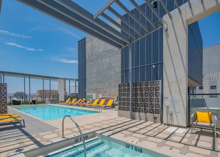 Blissful High Rise Dt, Pool, Gym, Parking Apartamento *