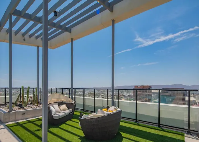 Blissful High Rise Dt, Pool, Gym, Parking *