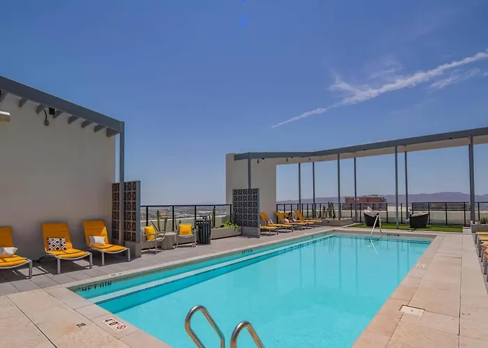 Blissful High Rise Dt, Pool, Gym, Parking *